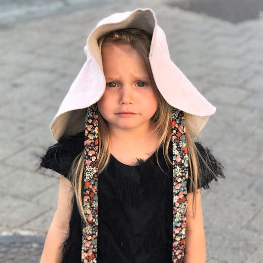 Įspūdinga vaikiška minkštinto lino skrybėlė HAT su šilkiniais kaspinais rožinė pudra