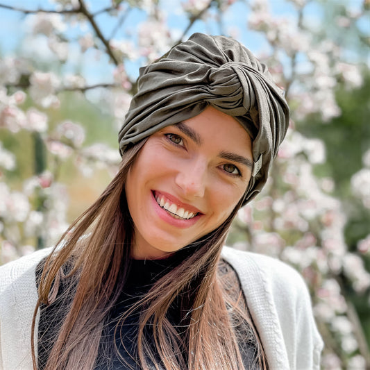 Vasarinė plona kepurė turbanas KNOT - chaki