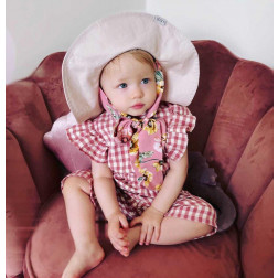Įspūdinga vaikiška medvilninė skrybėlė HAT su rožiniais šilkiniais kaspinais, rožinė pudra