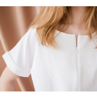 Stilinga moteriška lino/viskozės palaidinė TAHO trumpomis rankovėmis ir paslėptu užtrauktuku priekyje, balta