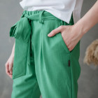 Moteriškos stilingos kelnės su dirželiu TAHO, žalia