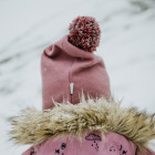 Stilingas patogus HELMET rudeninis žieminis moheros vaikiškas šalmukas su bumbulu Pelenų Rožė