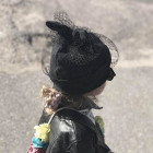 Ypatingai stilinga kepurė su tinkleliu FASHIONISTA sparkle pilkai juoda
